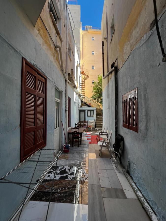 Ngm . Home Pireusz Kültér fotó